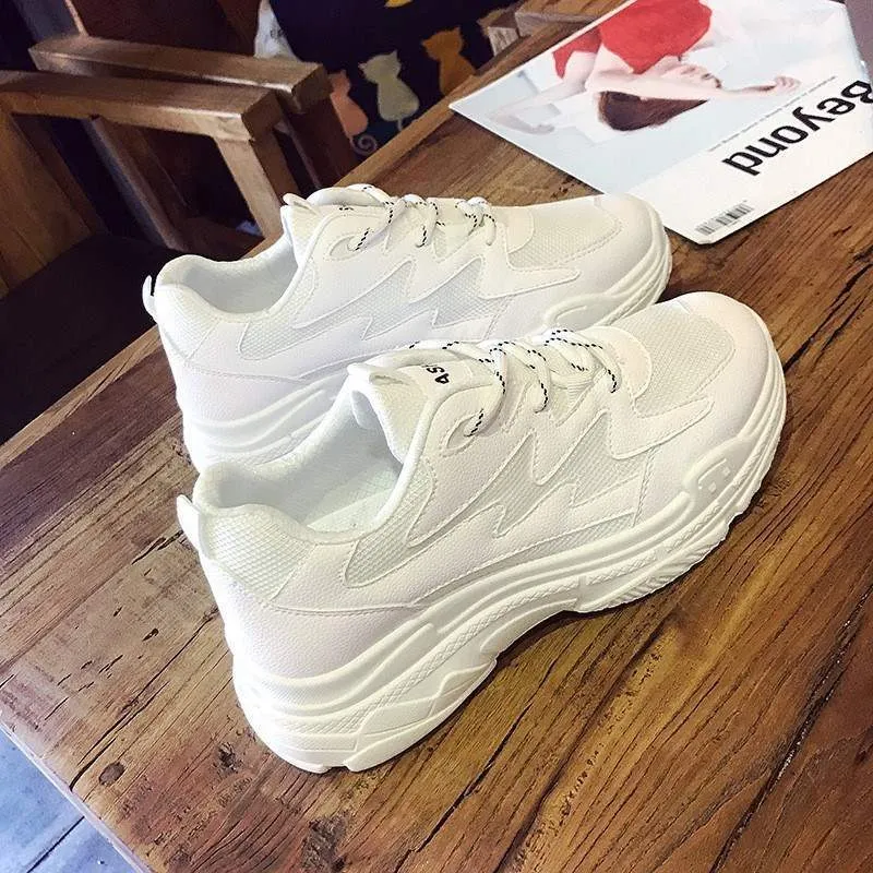 Lily  Modische Damensneaker in Wei