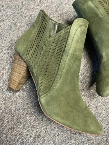 Vince Camuto Women Rotiena Pine Forest Green Suede Heels boots shoes sz 9.5